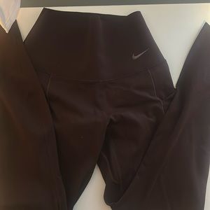 women’s nike leggings